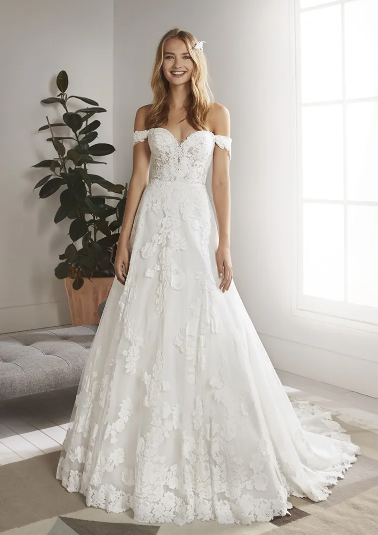 Vestido de novia con escote barco