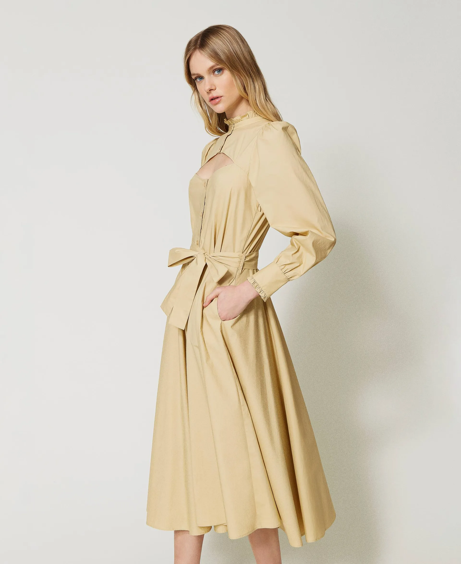 Vestido de popelina con abertura