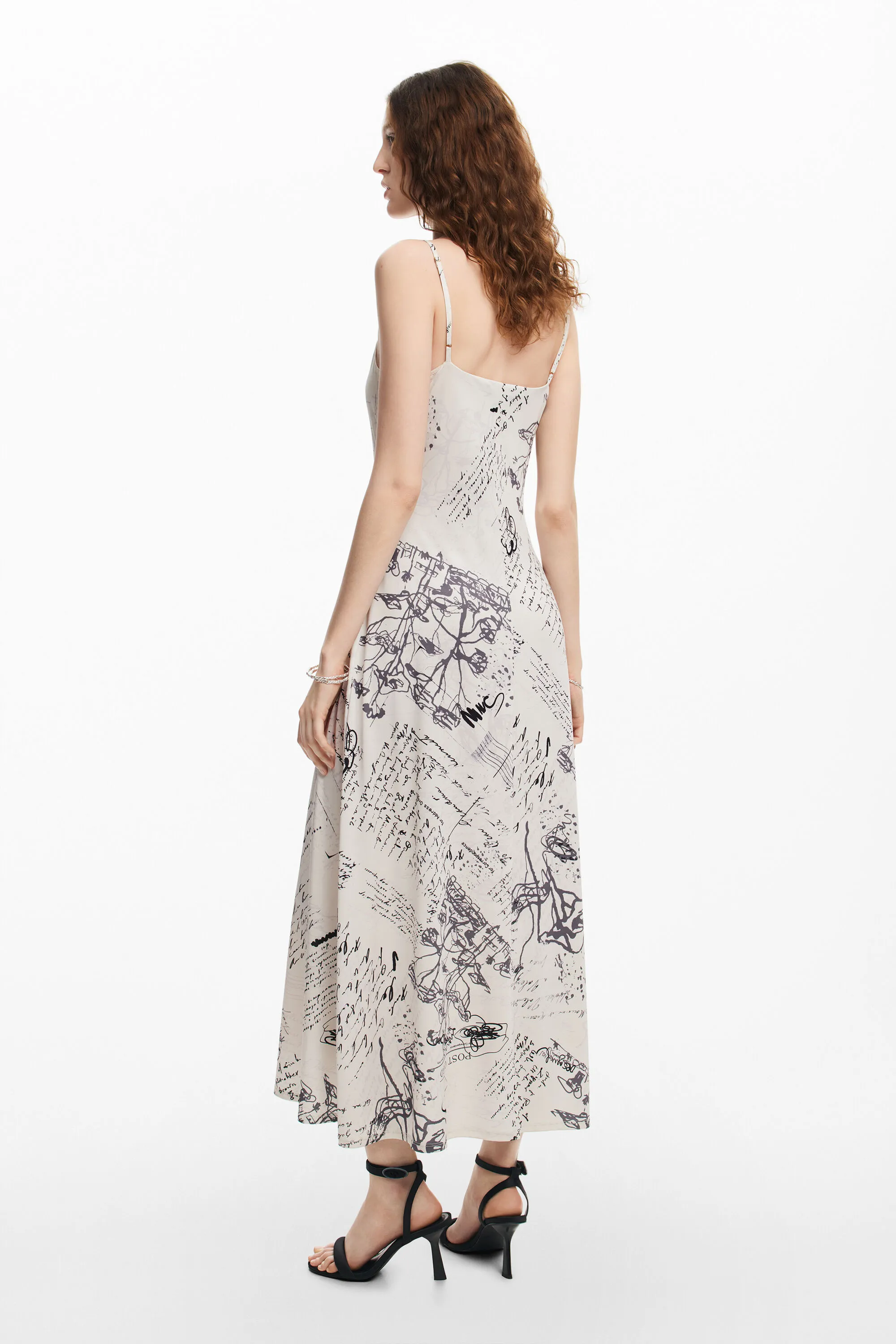 Vestido estampado periódico