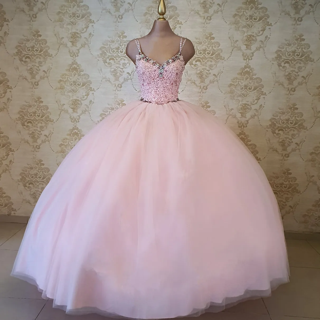 Vestido para Quinceañera Rosa Pastel con Pedrería de Gala