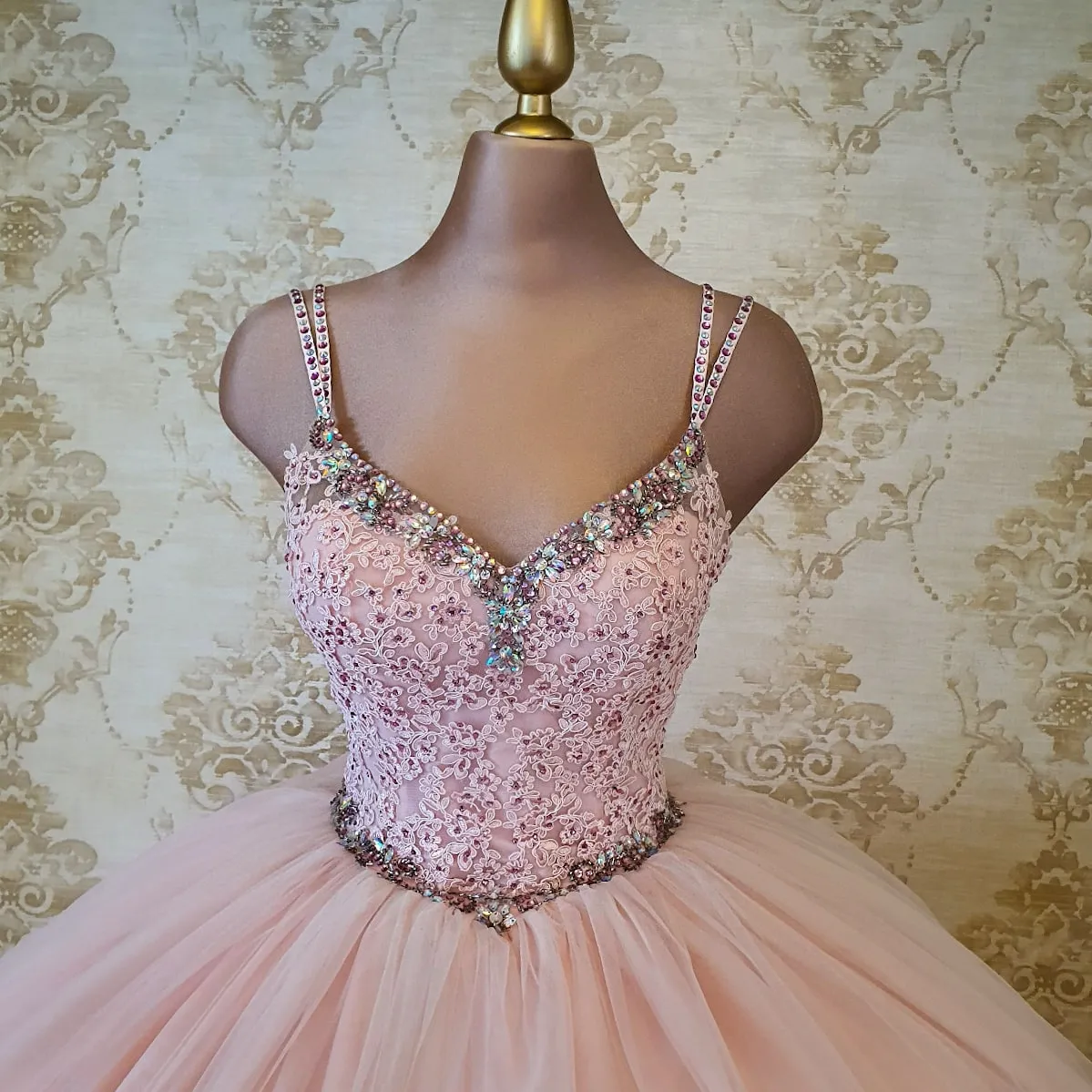 Vestido para Quinceañera Rosa Pastel con Pedrería de Gala