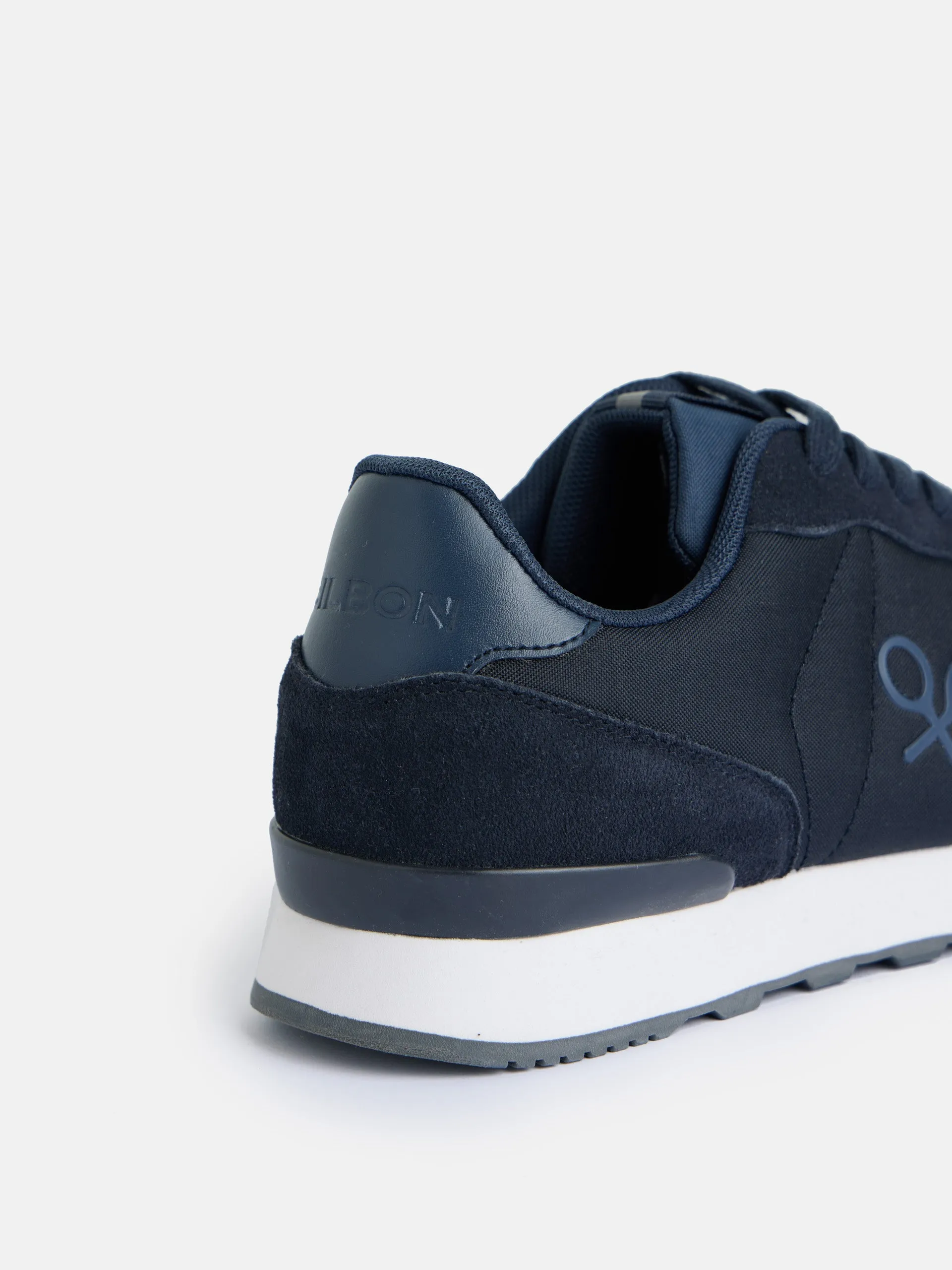Zapatilla running azul marino