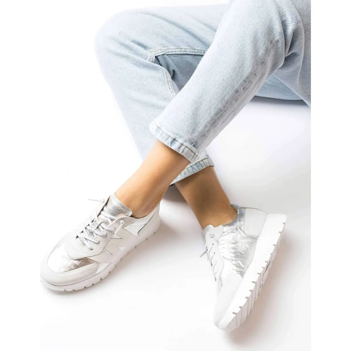 ZAPATILLAS COMBINADAS CON ELÁSTICOS  OLSO A2464 PLATA