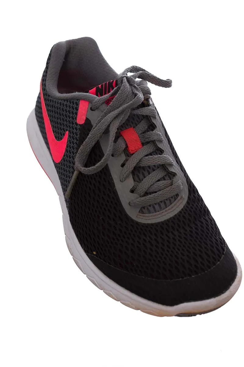 ZAPATOS COLOR GRIS  NIKE