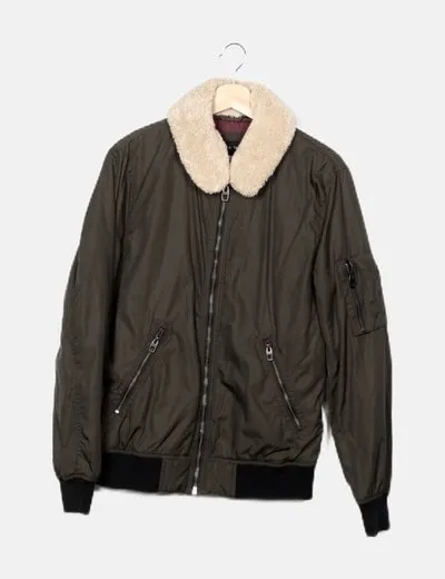 Zara Chaqueta impermeable con cuello de borrego